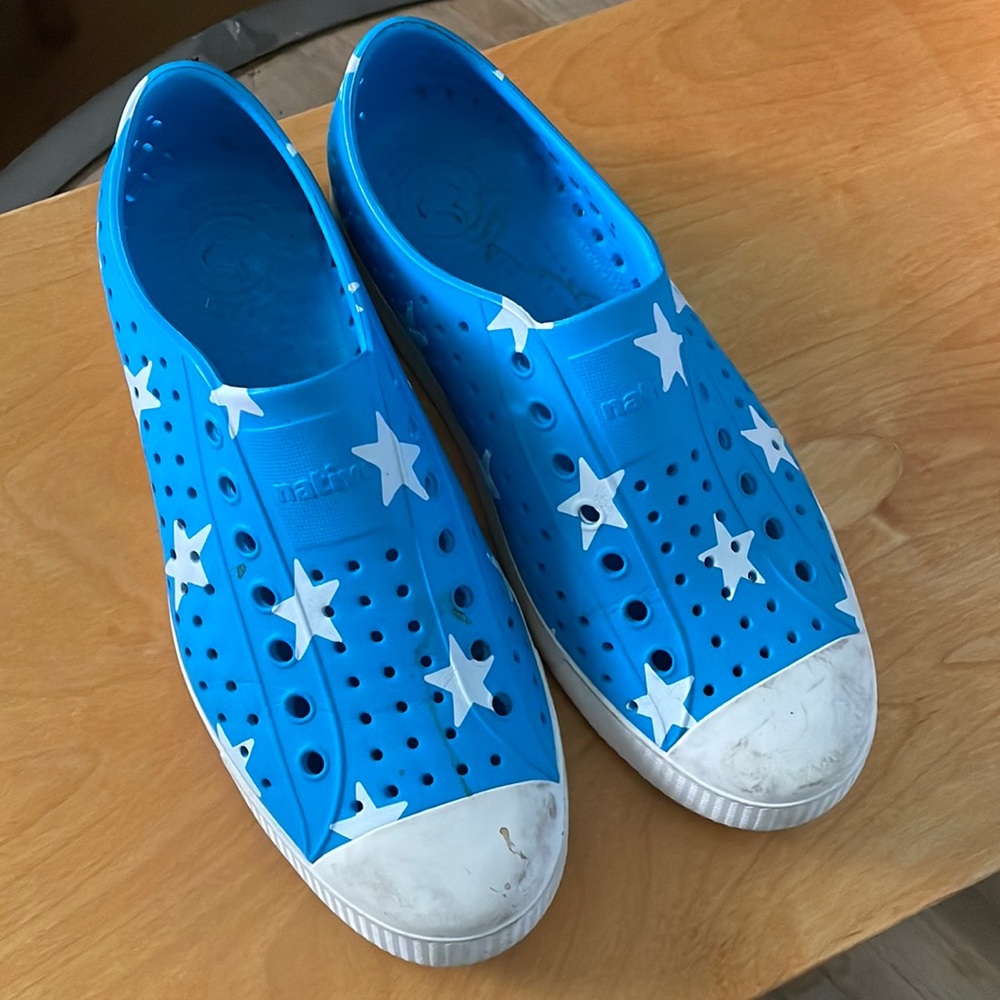 Native star sneaker